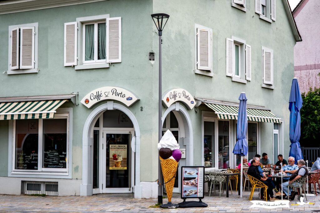 Visiter Breisach am Rhein, ville allemande en face de Neuf-Brisach 11 Café sur la Place du marché de Breisach