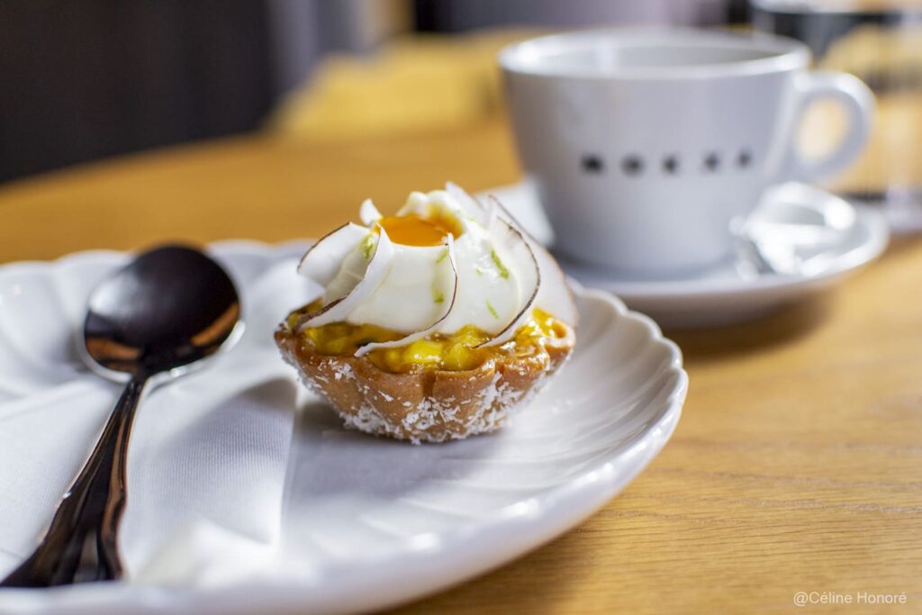Las mejores teterías y cafeterías de Colmar: ¡mis lugares favoritos! 10 Tartaleta exótica de la pastelería «Les Têtes» de Colmar