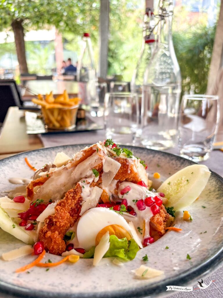 Salade César au restaurant L'Entrepote à Saint-Louis (Alsace)